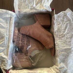 Suede Mules with Classic Design